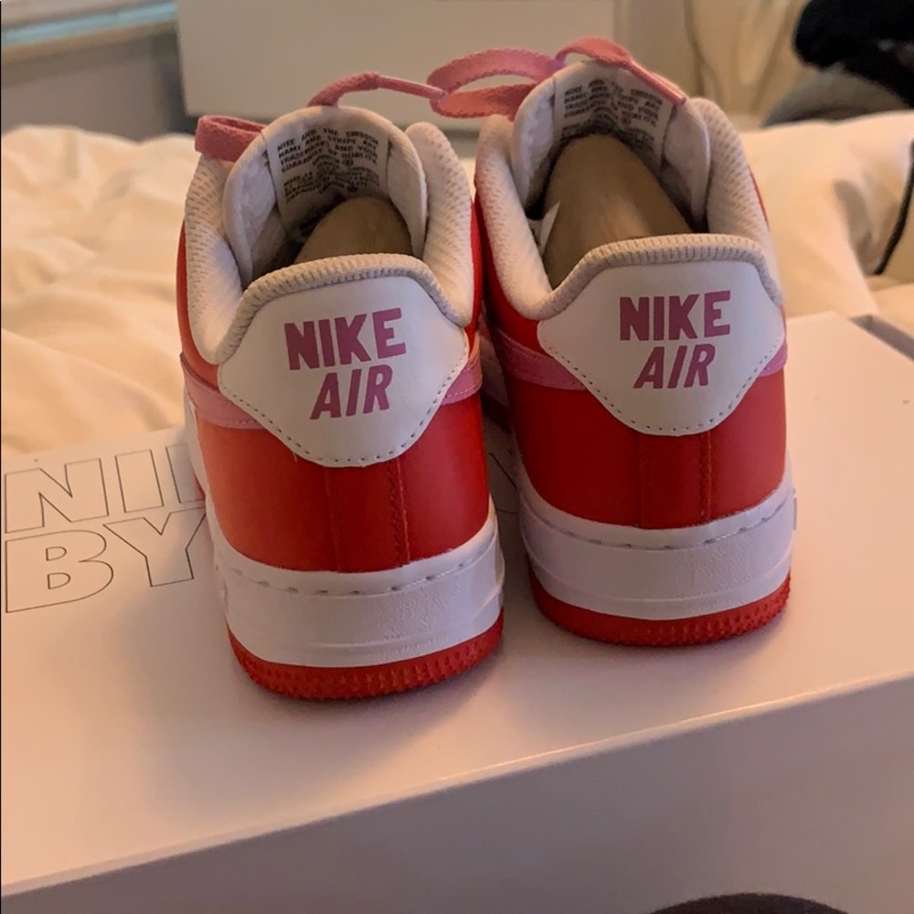 Nikes - Picture 2 of 4